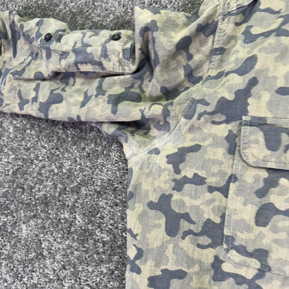 GRAY Saks Fifth Avenue Shirt Mens XL Gray Camo Long Sleeve Button Up Casual